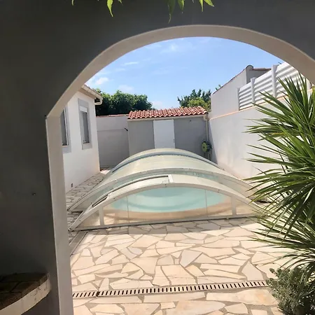 Zen, Piscine, Jardin Balinais, 6 Personnes *