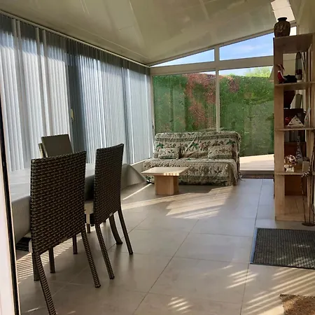 Zen, Piscine, Jardin Balinais, 6 Personnes * Colombiers (Herault)