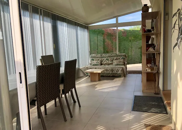 Zen, Piscine, Jardin Balinais, 6 Personnes * Colombiers (Herault)