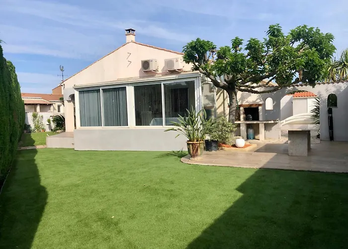 Zen, Piscine, Jardin Balinais, 6 Personnes Villa Colombiers (Herault)