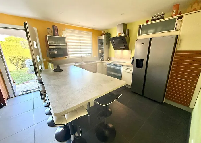 Zen, Piscine, Jardin Balinais, 6 Personnes Villa